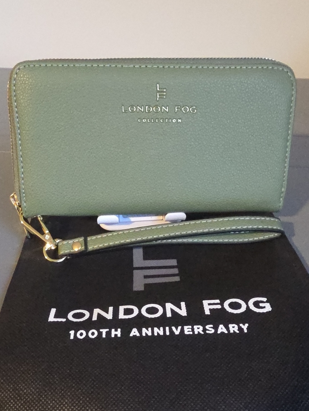LONDON FOG NWOT 100th Anniversary Olive Green Zip-Around Wristlet Wallet